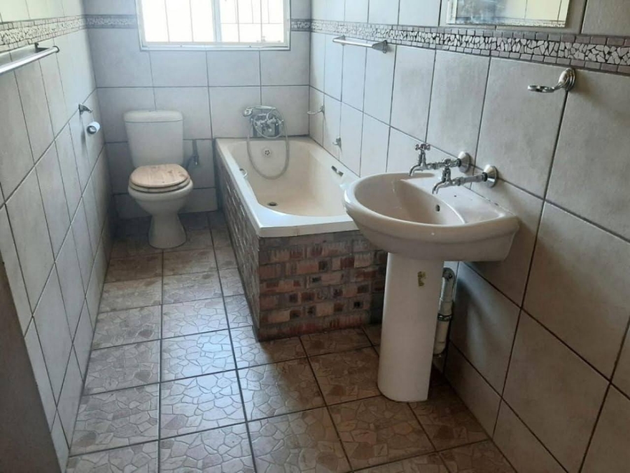  Bedroom Property for Sale in Bloemfontein Free State